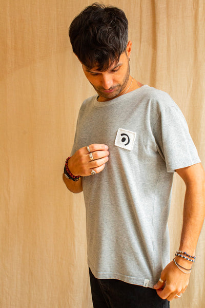 T-shirt gris pour homme de seconde main | Sapar